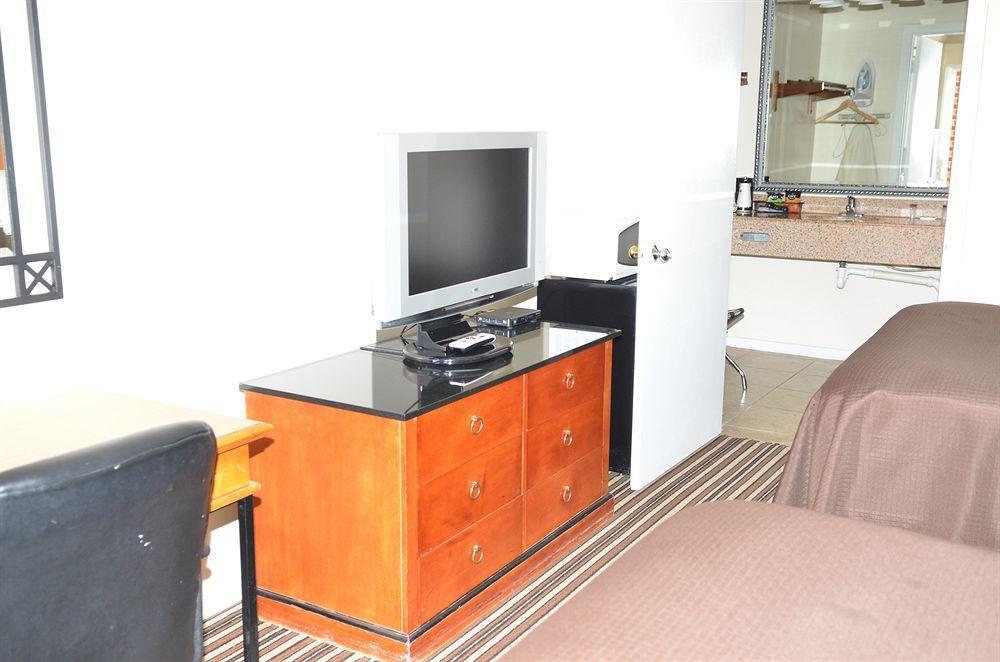 Barnwell Winton Inn & Suites المظهر الخارجي الصورة