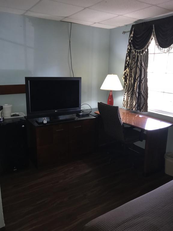 Barnwell Winton Inn & Suites المظهر الخارجي الصورة