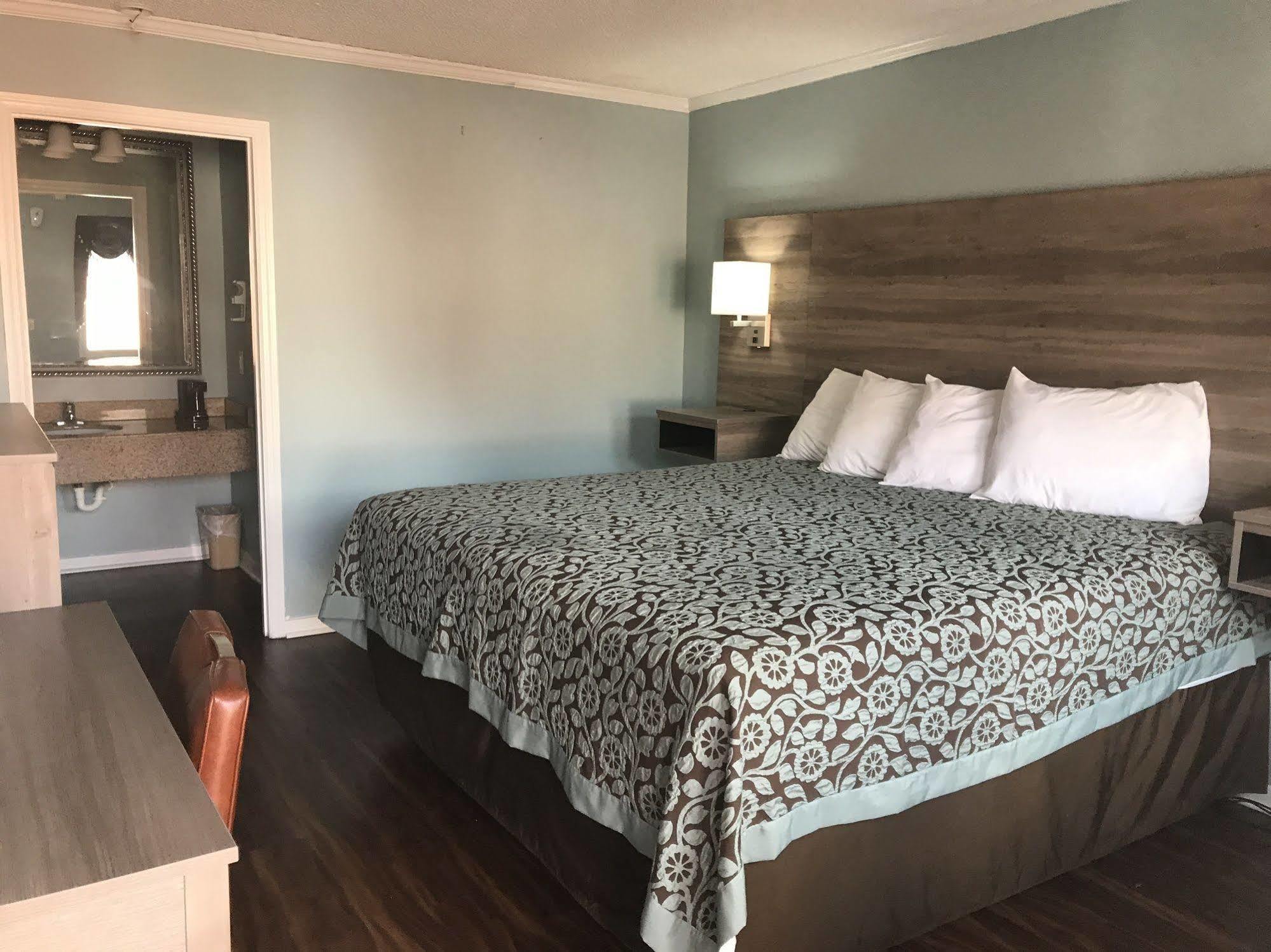 Barnwell Winton Inn & Suites المظهر الخارجي الصورة
