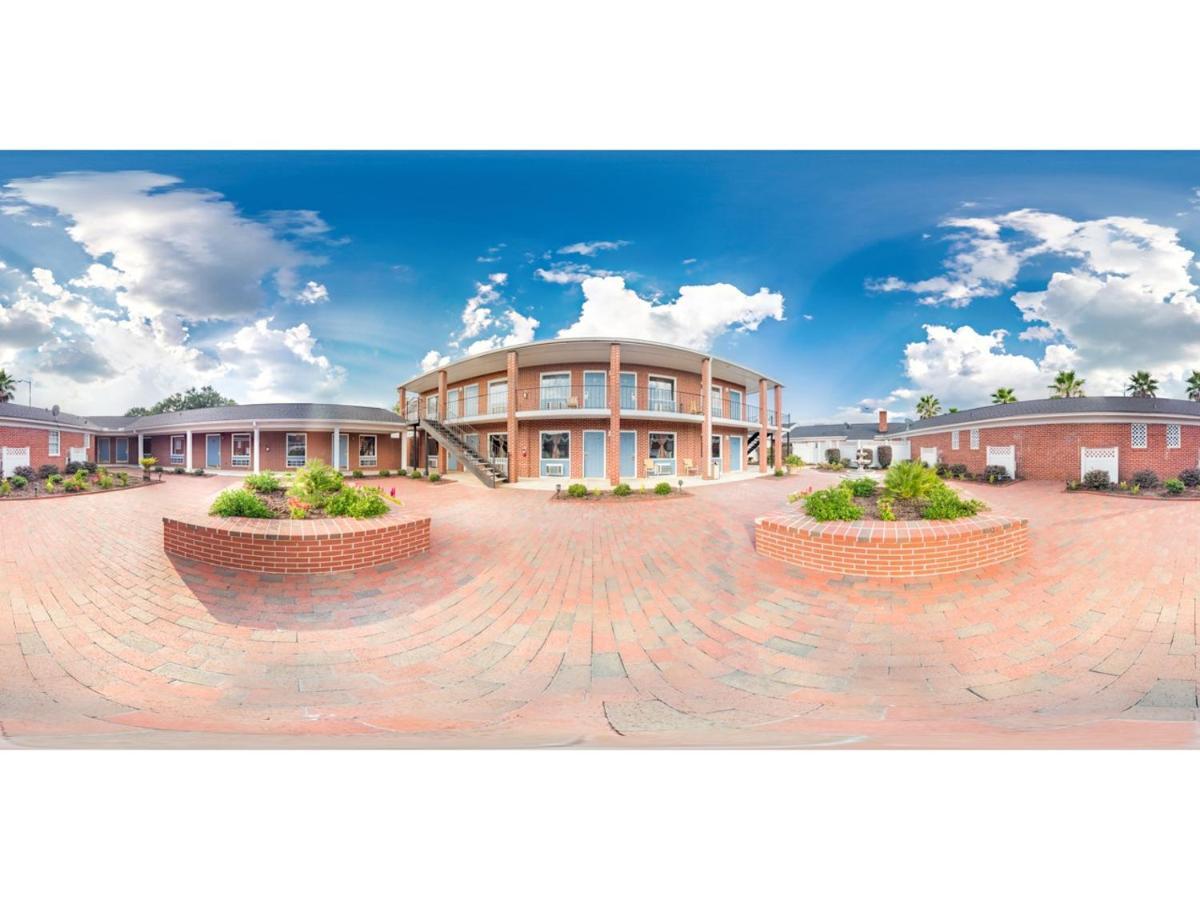 Barnwell Winton Inn & Suites المظهر الخارجي الصورة